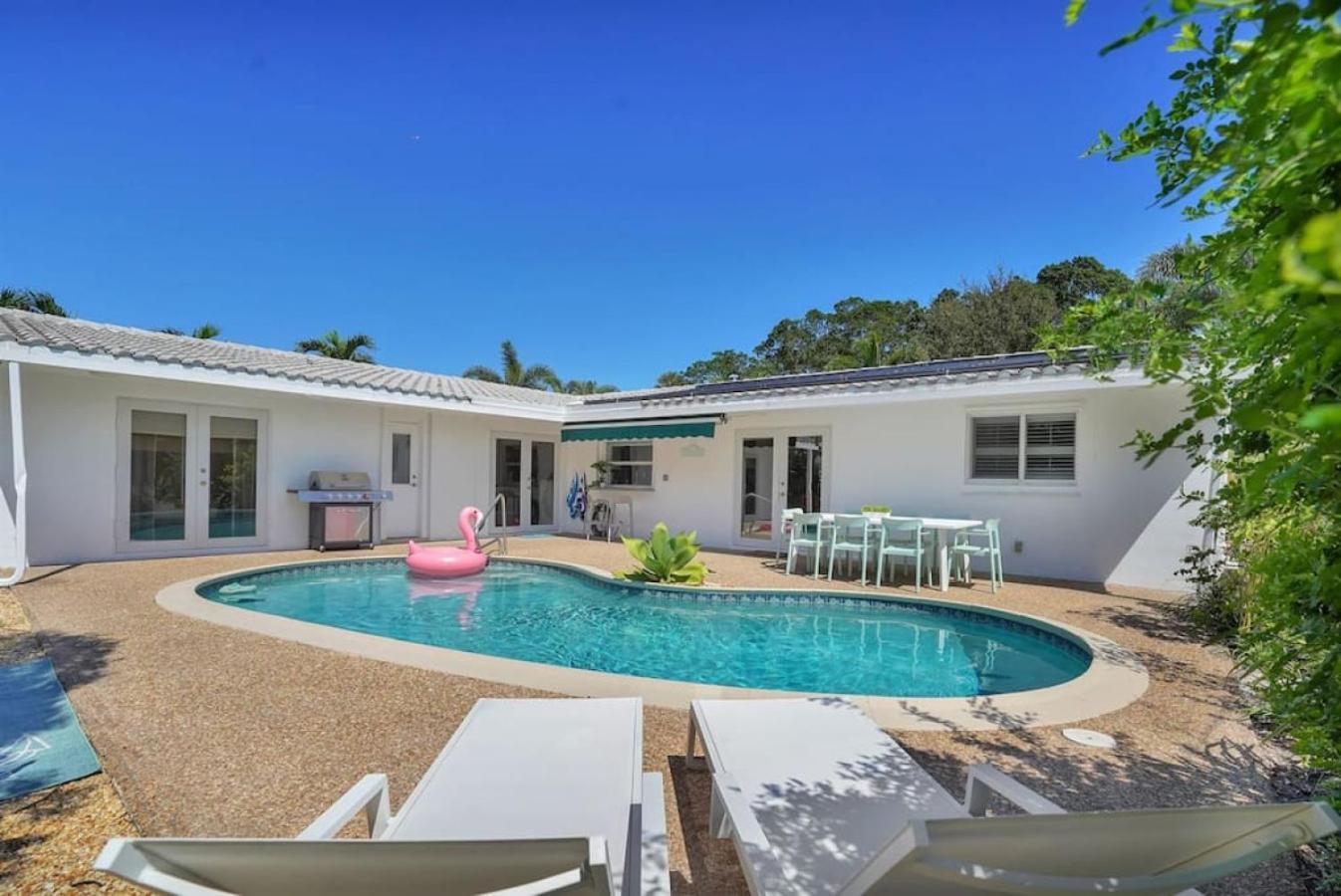 The Dreamcatcher - 4 Bed, 2 Bath, Private Heated Pool, Bbq, Game Room, Park Сasa de vacaciones Fort Lauderdale