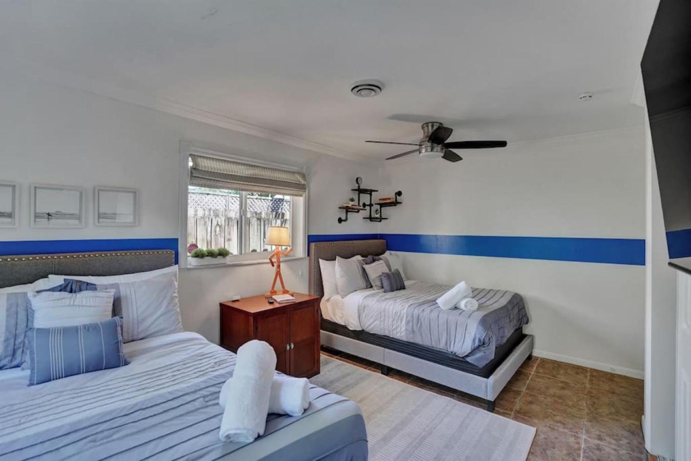 The Dreamcatcher - 4 Bed, 2 Bath, Private Heated Pool, Bbq, Game Room, Park *