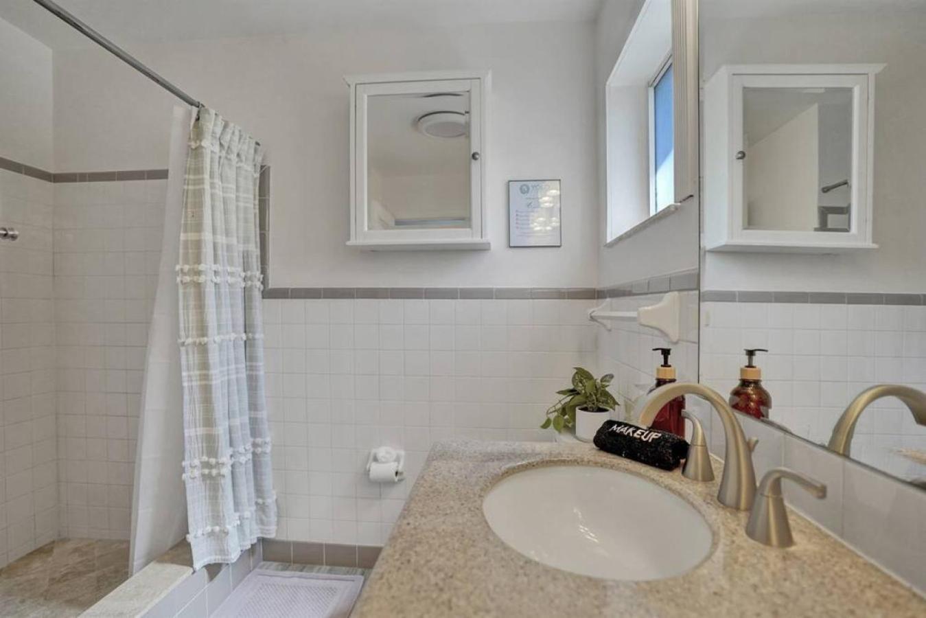 The Dreamcatcher - 4 Bed, 2 Bath, Private Heated Pool, Bbq, Game Room, Park