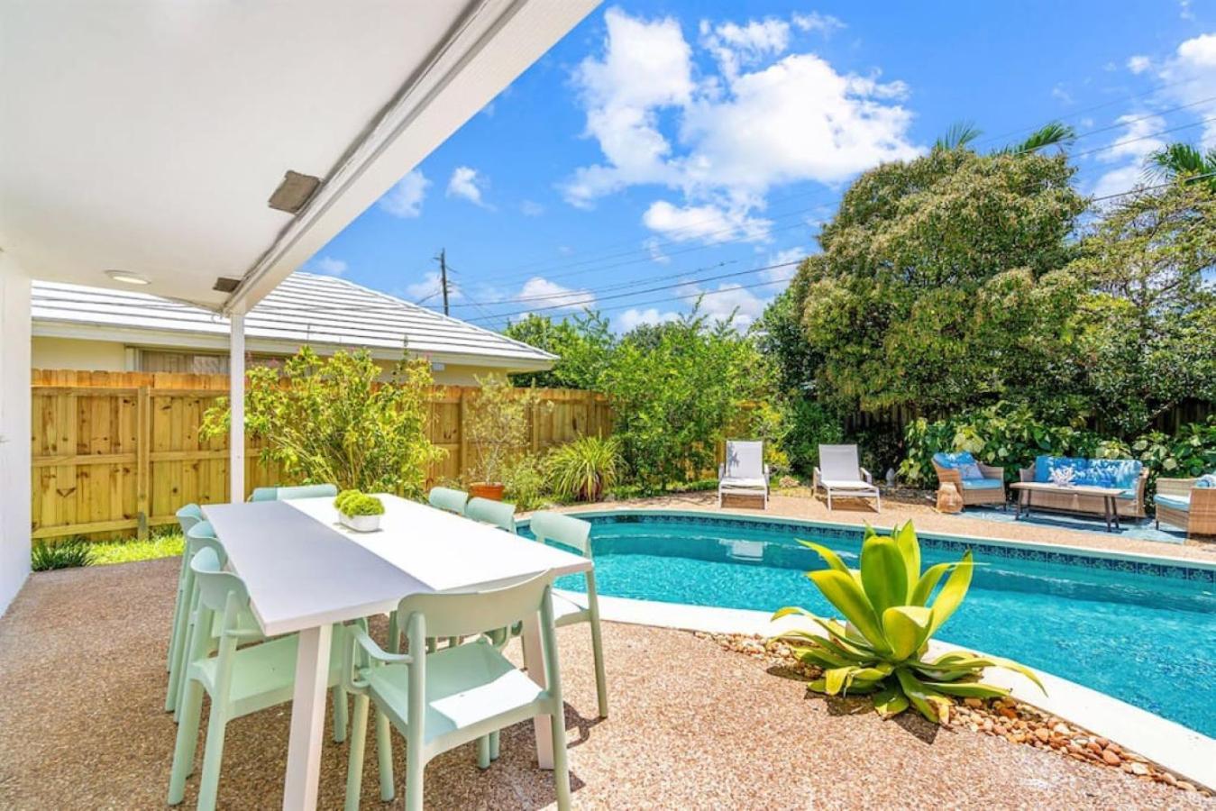 Holiday home The Dreamcatcher - 4 Bed, 2 Bath, Private Heated Pool, Bbq, Game Room, Park Fort Lauderdale