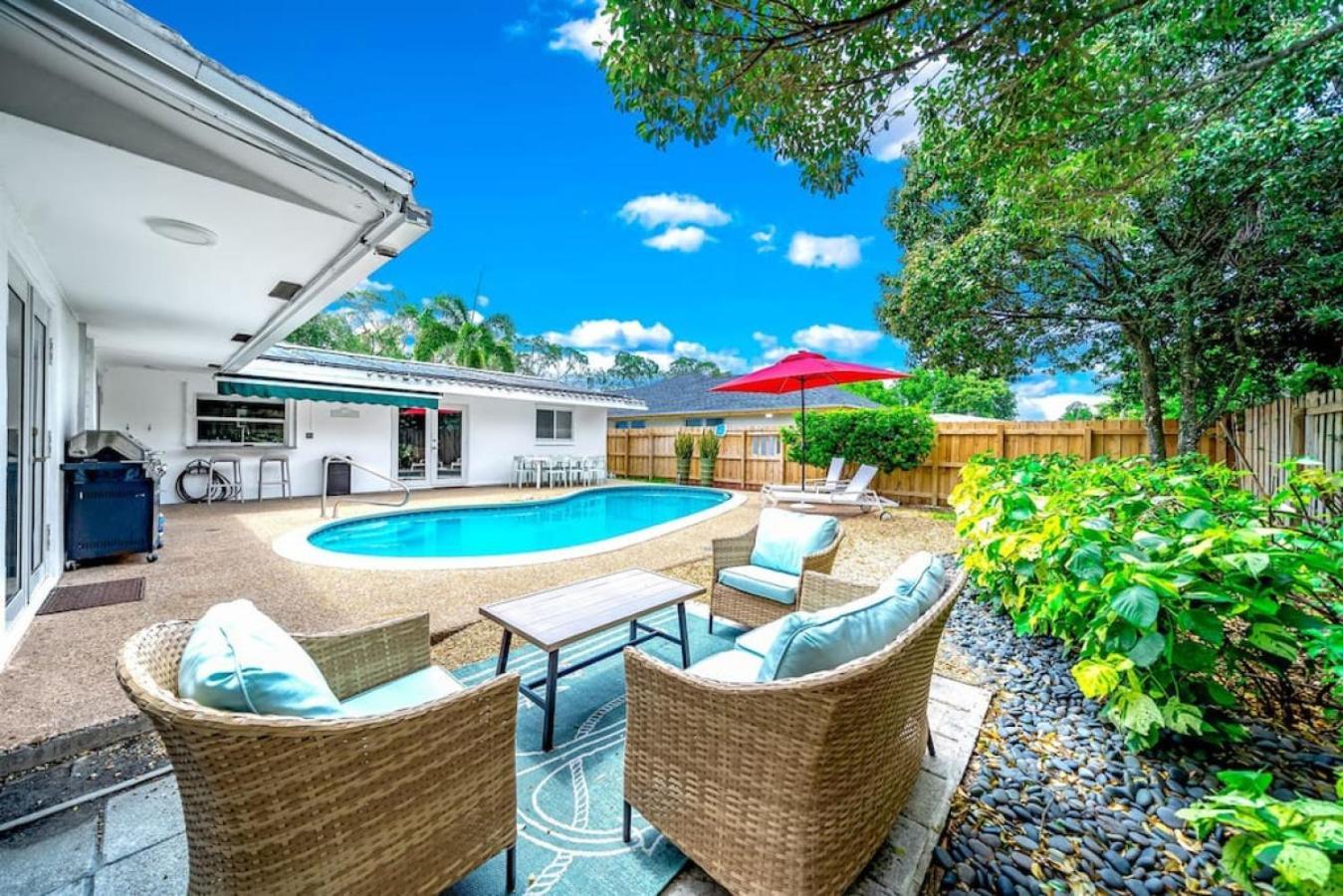 The Dreamcatcher - 4 Bed, 2 Bath, Private Heated Pool, Bbq, Game Room, Park Holiday home Fort Lauderdale